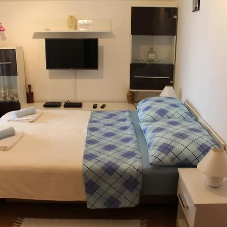 아파트 Studio Vrcevan 메덜린